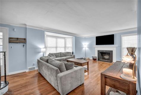 3683 Stoer Road Shaker Heights OH 44122