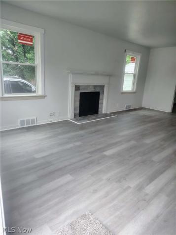 7205 Claybourne Youngstown OH 44512