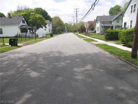 7009 Hecker Avenue Cleveland OH 44103