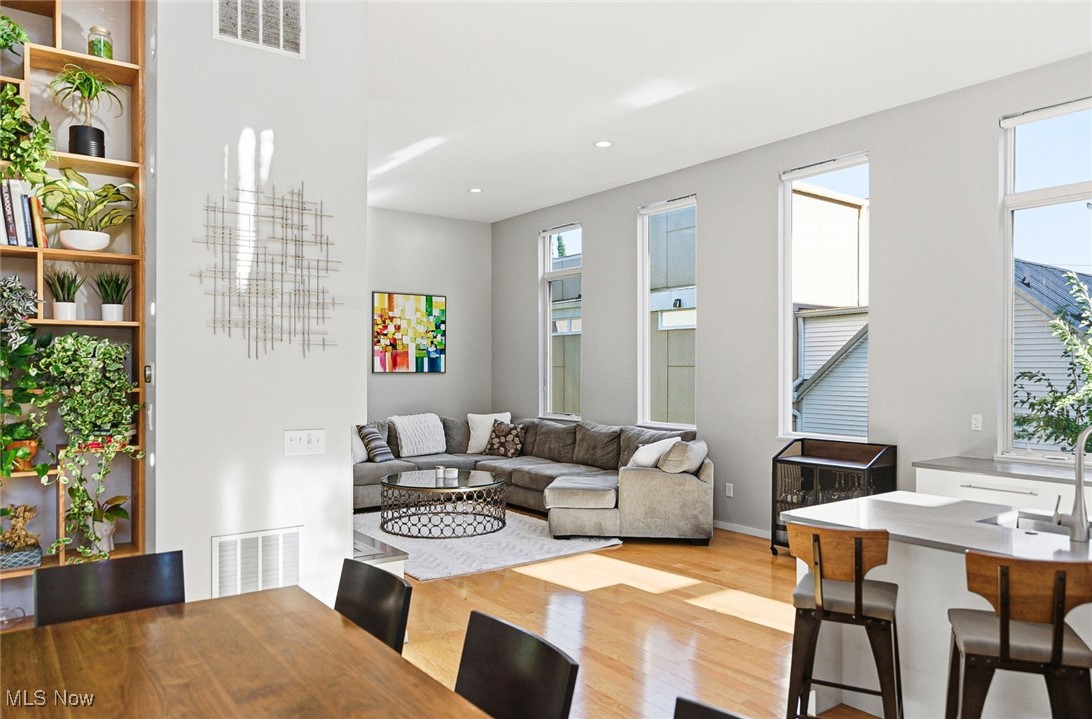 2509 Thurman Avenue Cleveland OH 44113