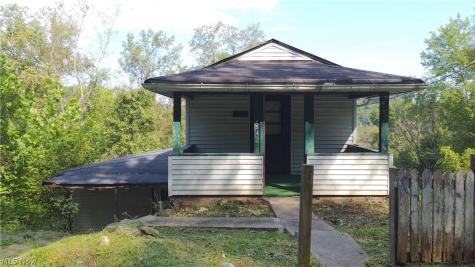 854 Spencer Avenue Steubenville OH 43952