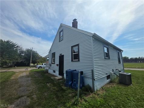 1936 Lakeview Avenue Lorain OH 44053