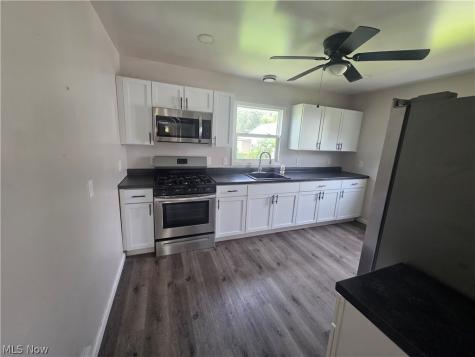 1936 Lakeview Avenue Lorain OH 44053