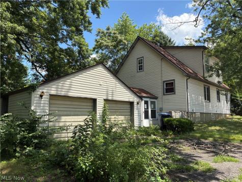 438 Baldwin Road Akron OH 44312