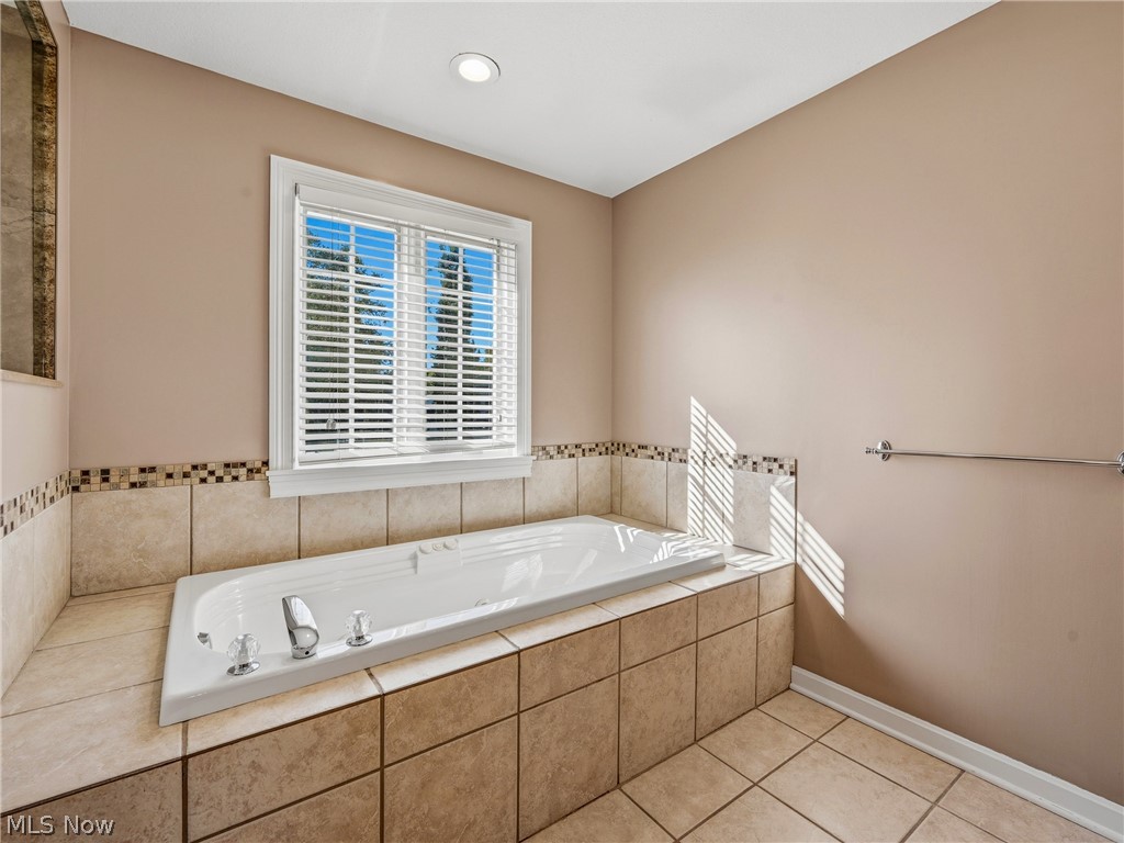 1055 Fox Den Trail Canfield OH 44406