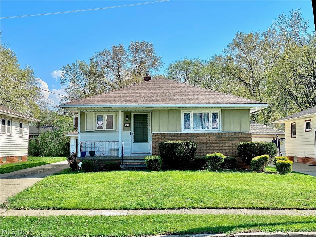 24350 Stephen Avenue Euclid OH 44123