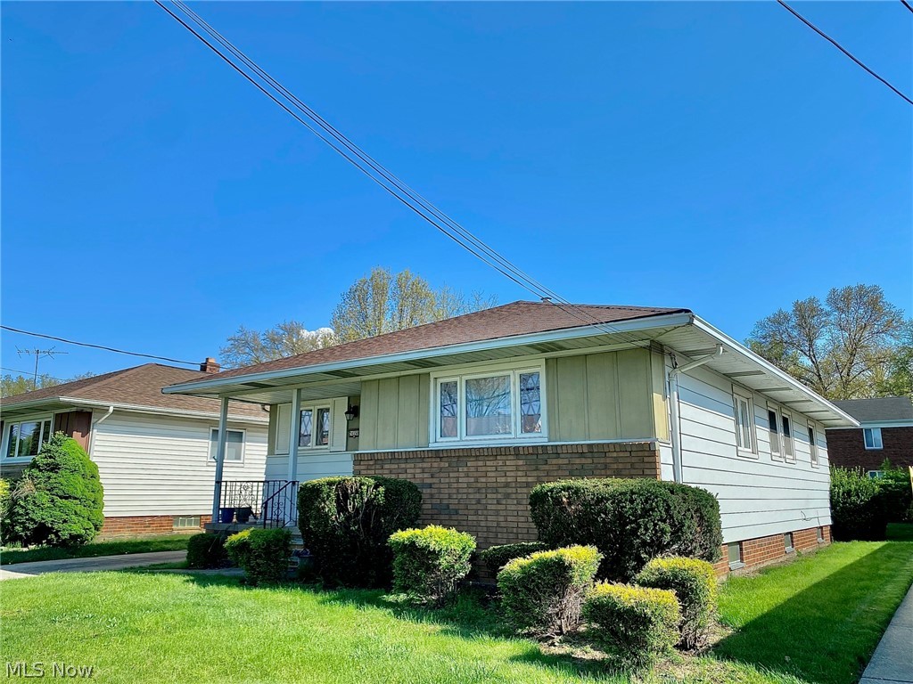 24350 Stephen Avenue Euclid OH 44123
