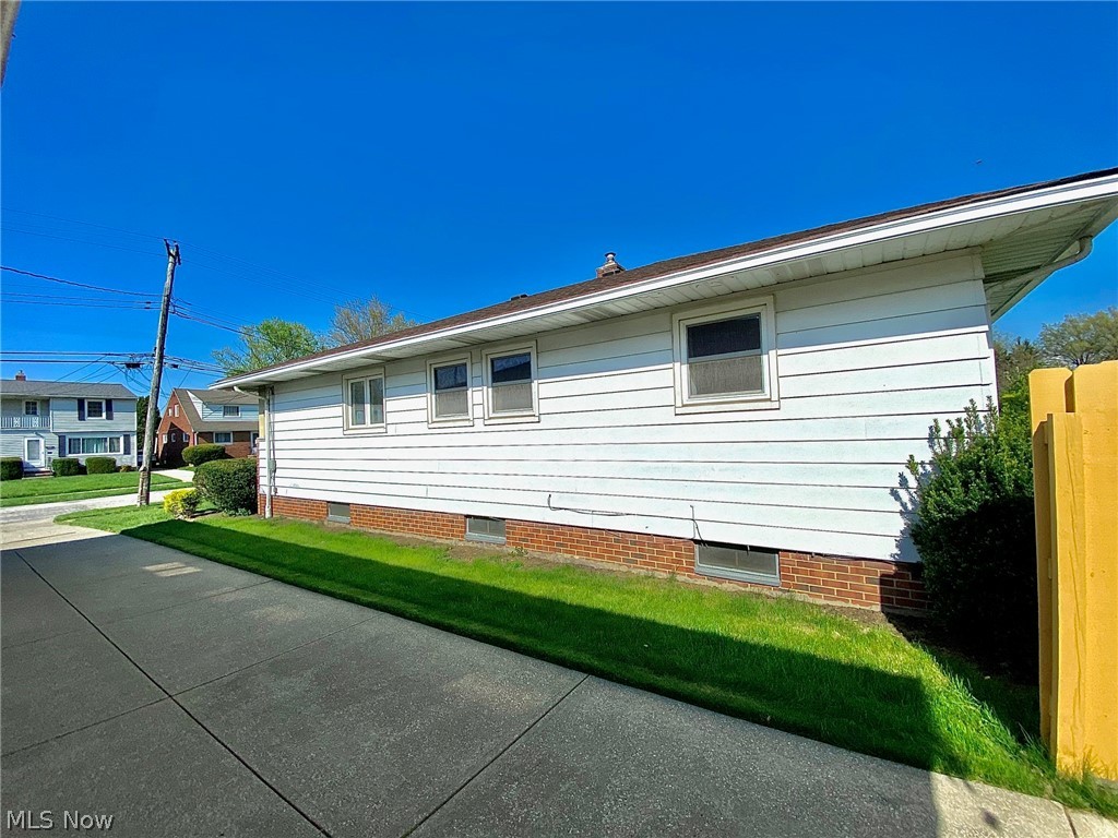 24350 Stephen Avenue Euclid OH 44123