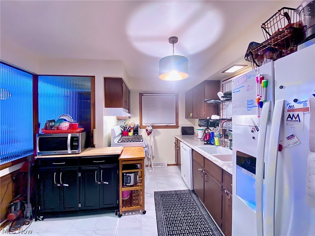 24350 Stephen Avenue Euclid OH 44123
