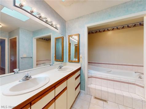 6038 Walden Court Mentor OH 44060