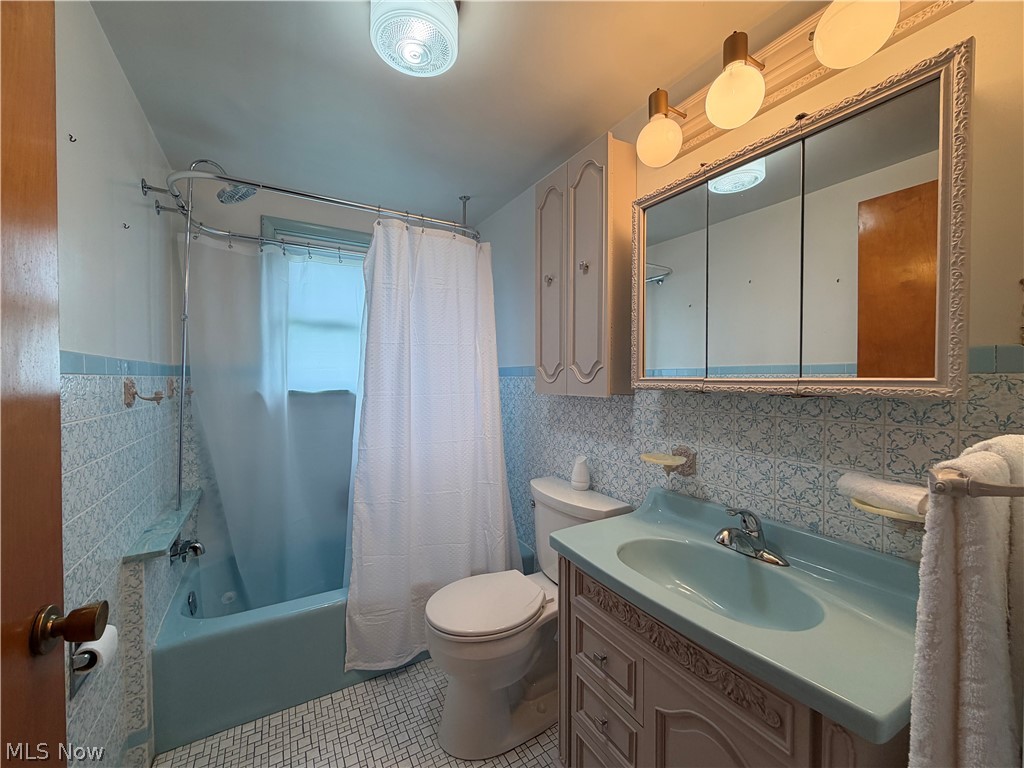 741 Twp Highway 267 Amsterdam OH 43903