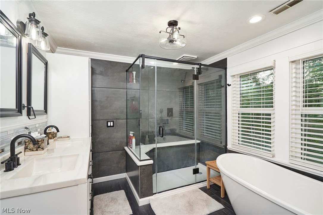 111 Overwood Road Akron OH 44313