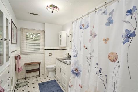 111 Overwood Road Akron OH 44313