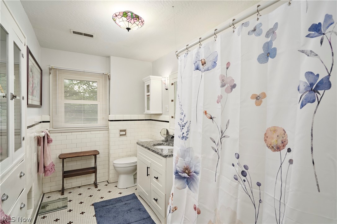 111 Overwood Road Akron OH 44313
