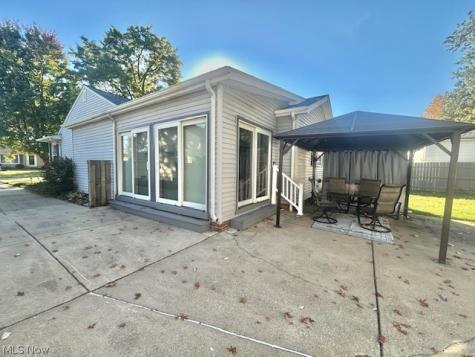 11010 Fairlawn Drive Parma OH 44130