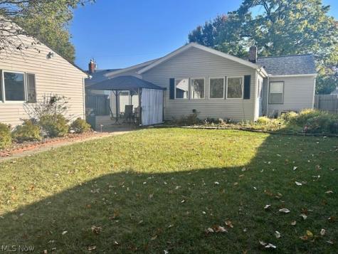 11010 Fairlawn Drive Parma OH 44130