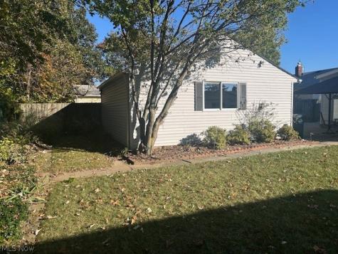 11010 Fairlawn Drive Parma OH 44130
