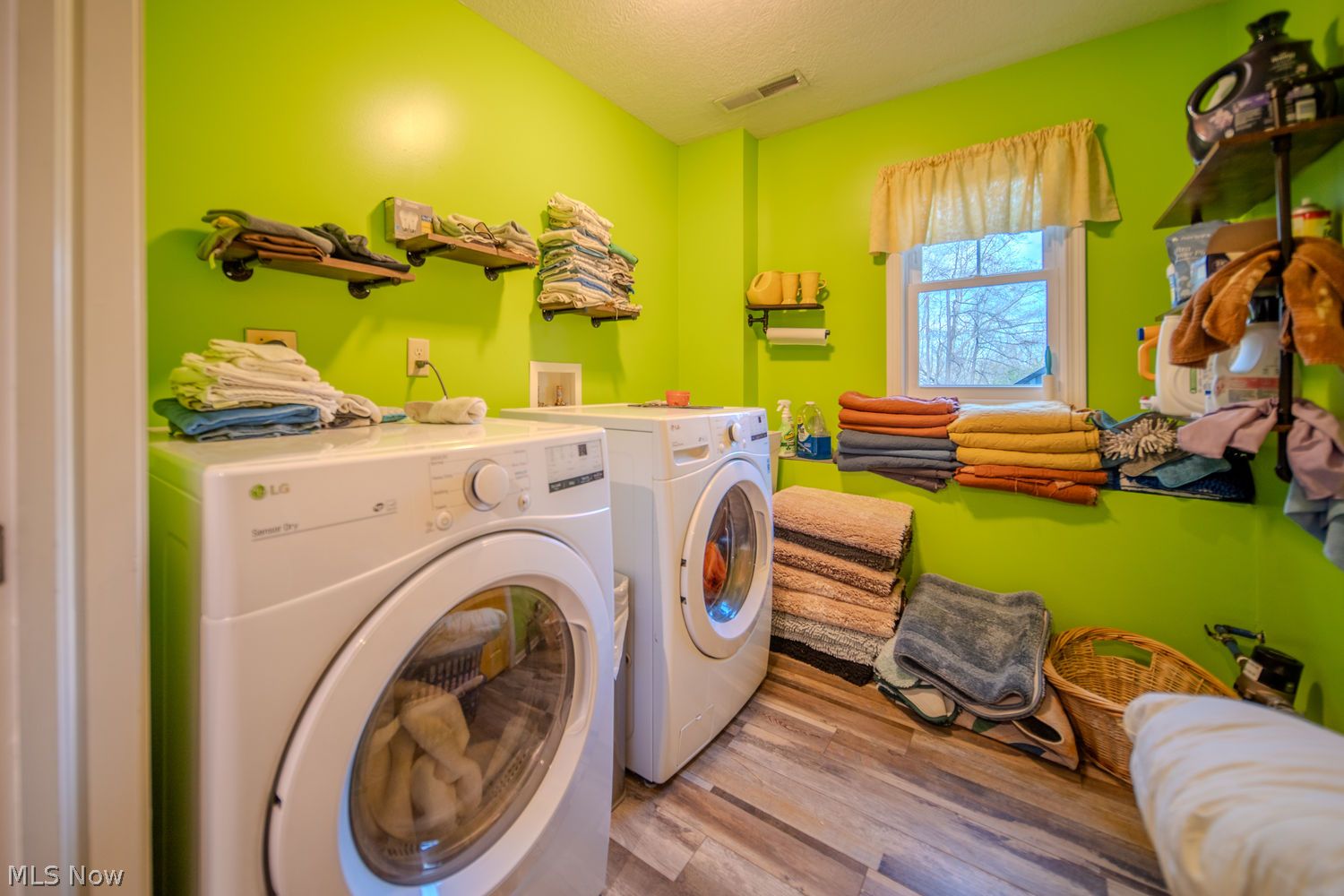 546 Elm Street Ravenna OH 44266