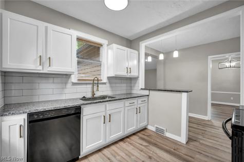 2496 Saybrook Road University Heights OH 44118