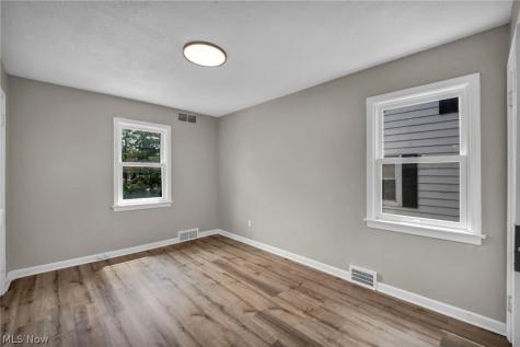 2496 Saybrook Road University Heights OH 44118
