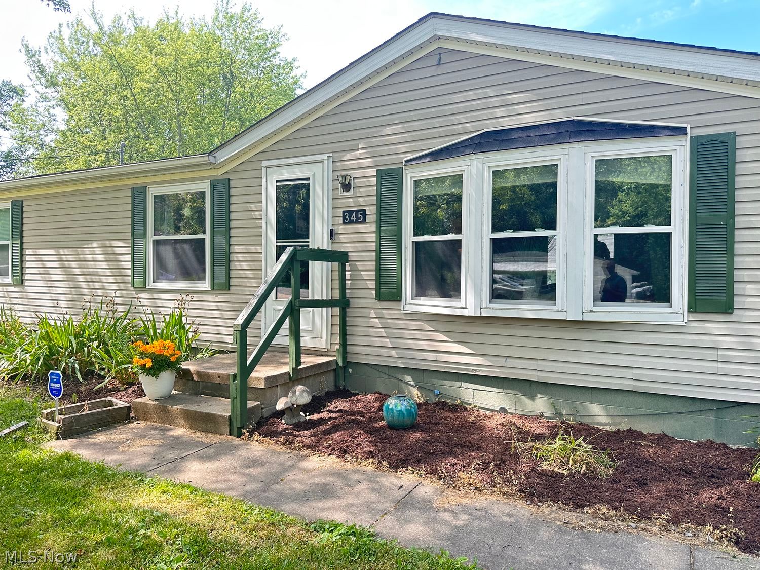 345 Cleveland Avenue E Warren OH 44483