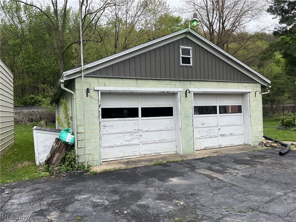 3512 Silliman Street New Waterford OH 44445