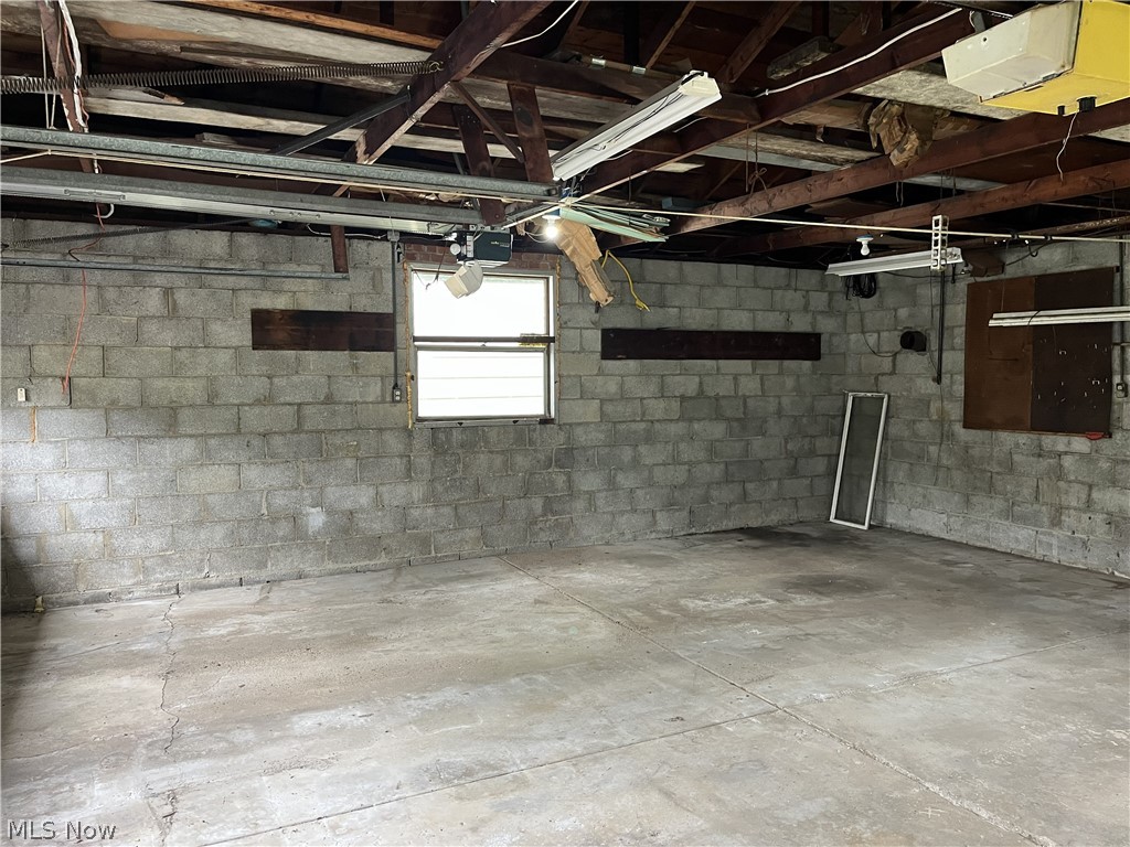 3512 Silliman Street New Waterford OH 44445