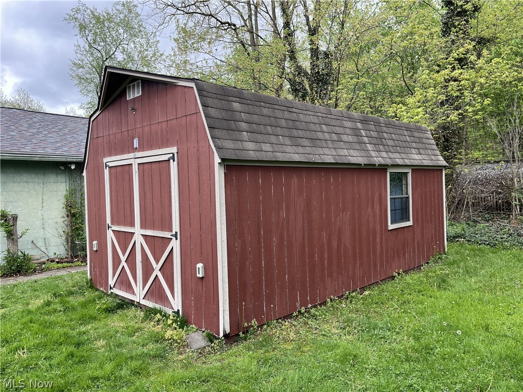 3512 Silliman Street New Waterford OH 44445