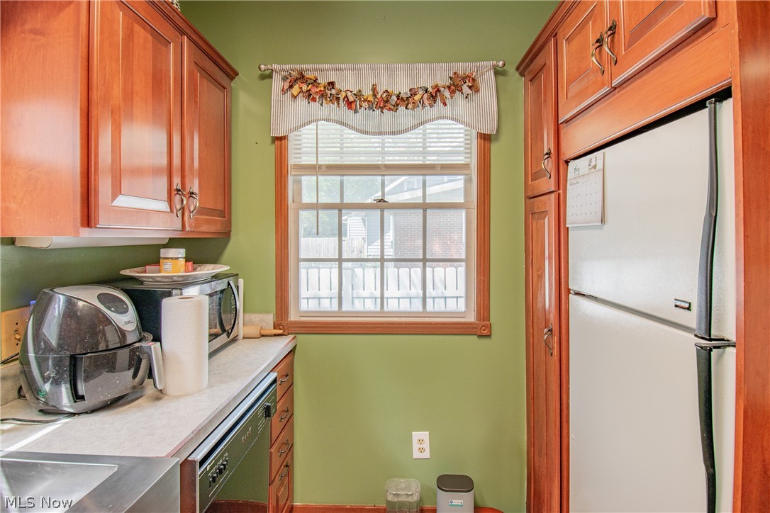 1580 Preston Avenue Akron OH 44305