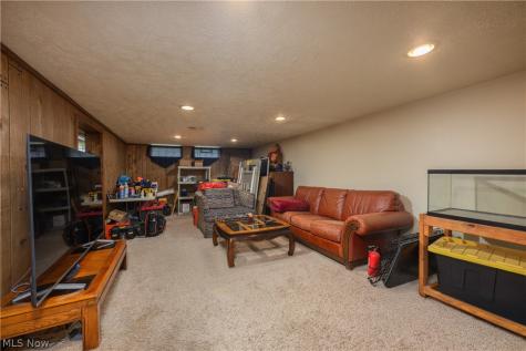 9596 Reichert Road Parma OH 44130