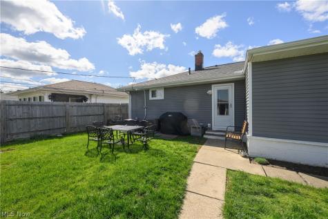 9596 Reichert Road Parma OH 44130