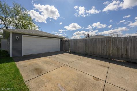 9596 Reichert Road Parma OH 44130