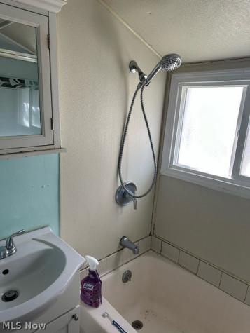 133 Pine Street Creston OH 44217