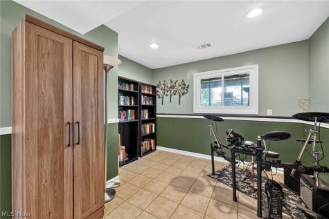 335 Bayshore Drive Eastlake OH 44095