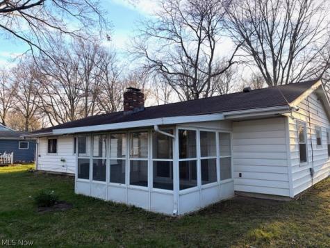 183 Yoder Avon Lake OH 44012