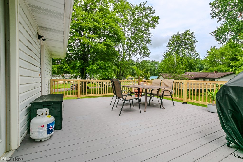 3931 Adrian Drive SE Warren OH 44484