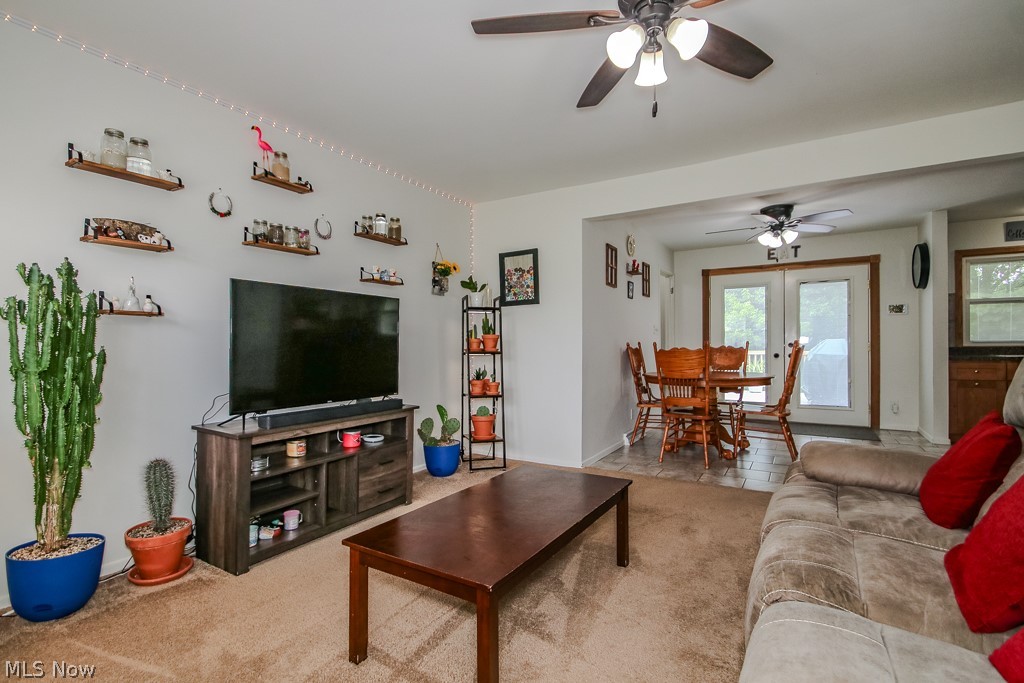 3931 Adrian Drive SE Warren OH 44484