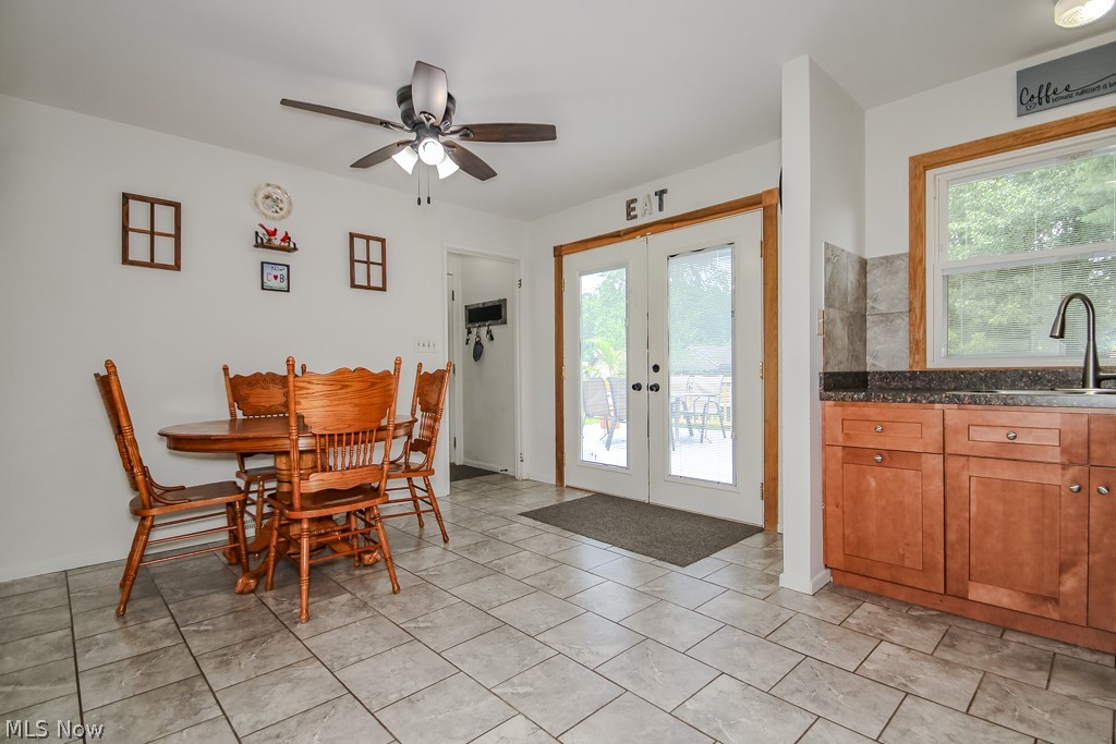 3931 Adrian Drive SE Warren OH 44484