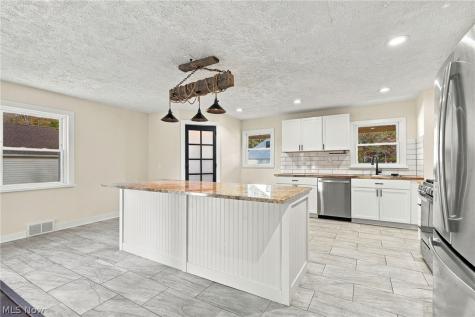 10347 Prospect Road Strongsville OH 44149