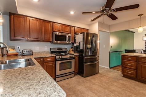 223 Shore Drive Eastlake OH 44095
