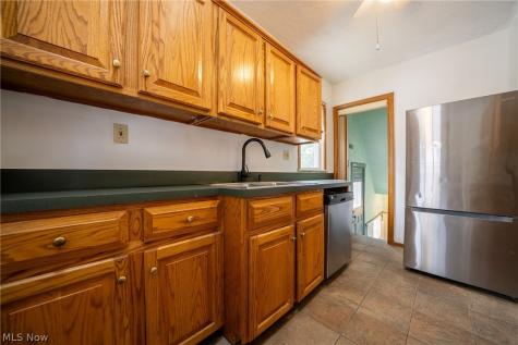 1563 Cordova Avenue Lakewood OH 44107