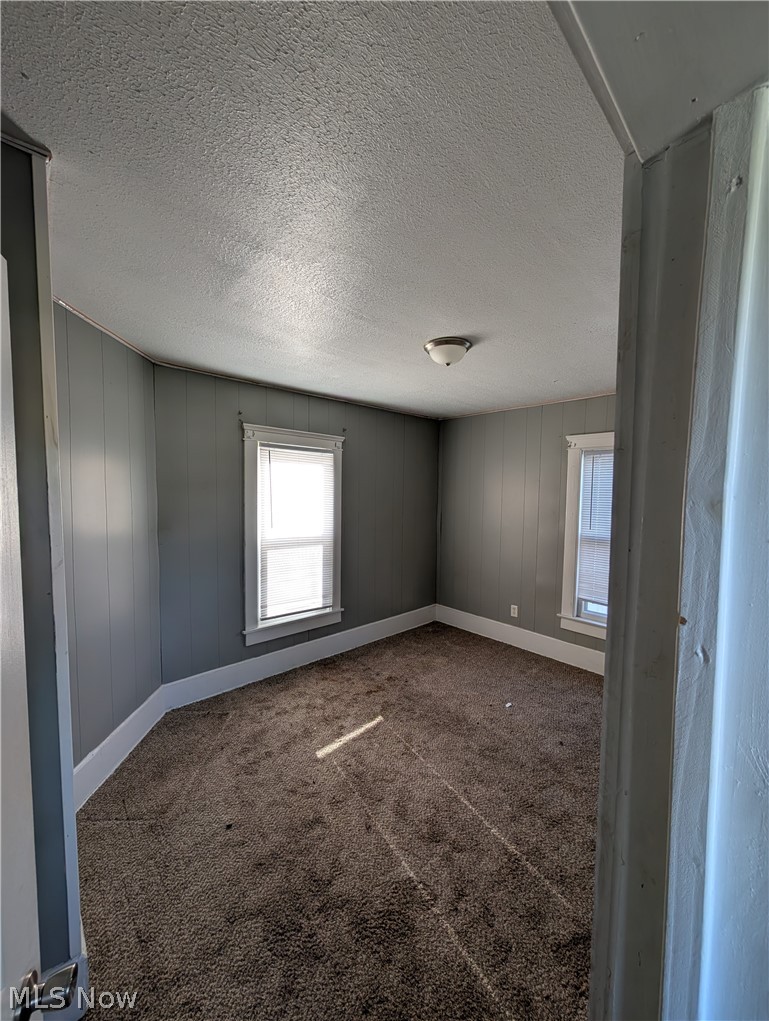 33 Hyde Avenue Niles OH 44446