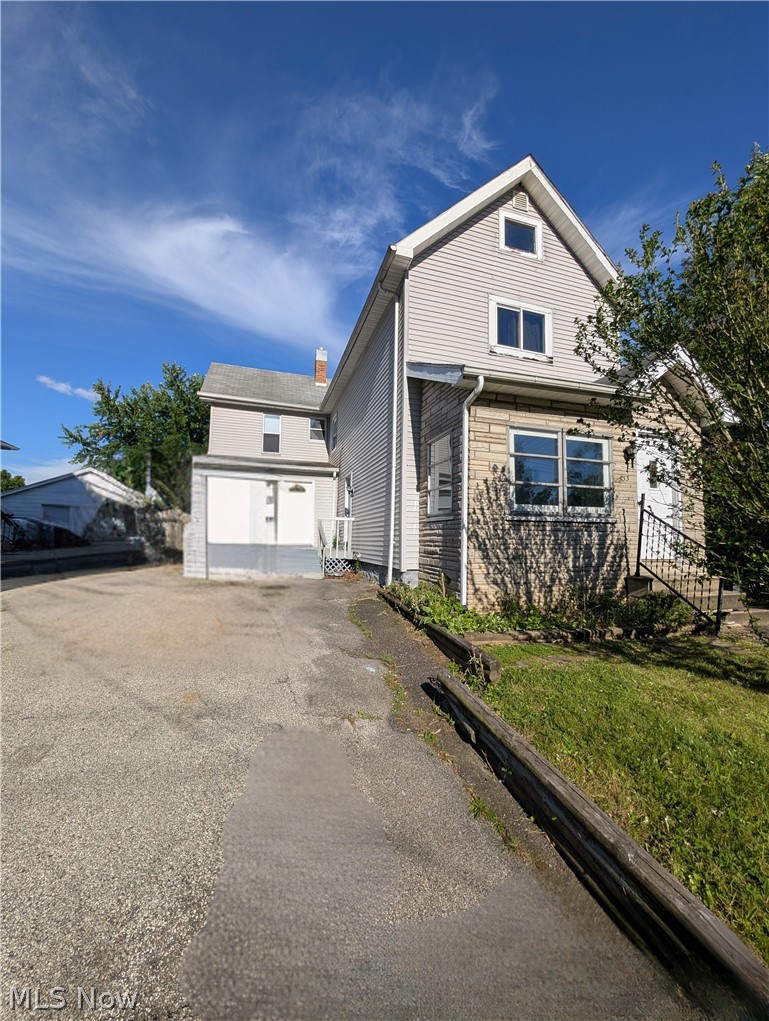 33 Hyde Avenue Niles OH 44446