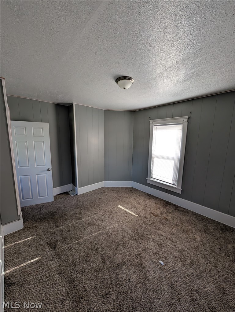 33 Hyde Avenue Niles OH 44446
