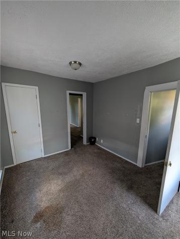 33 Hyde Avenue Niles OH 44446