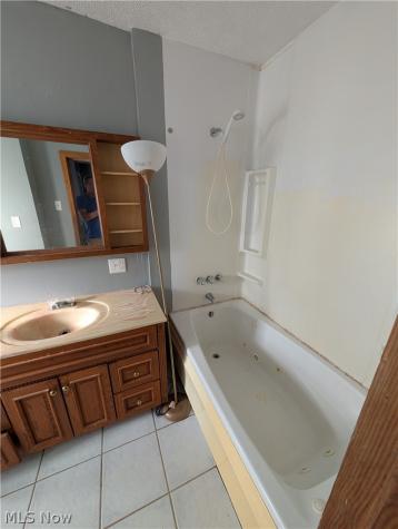 33 Hyde Avenue Niles OH 44446