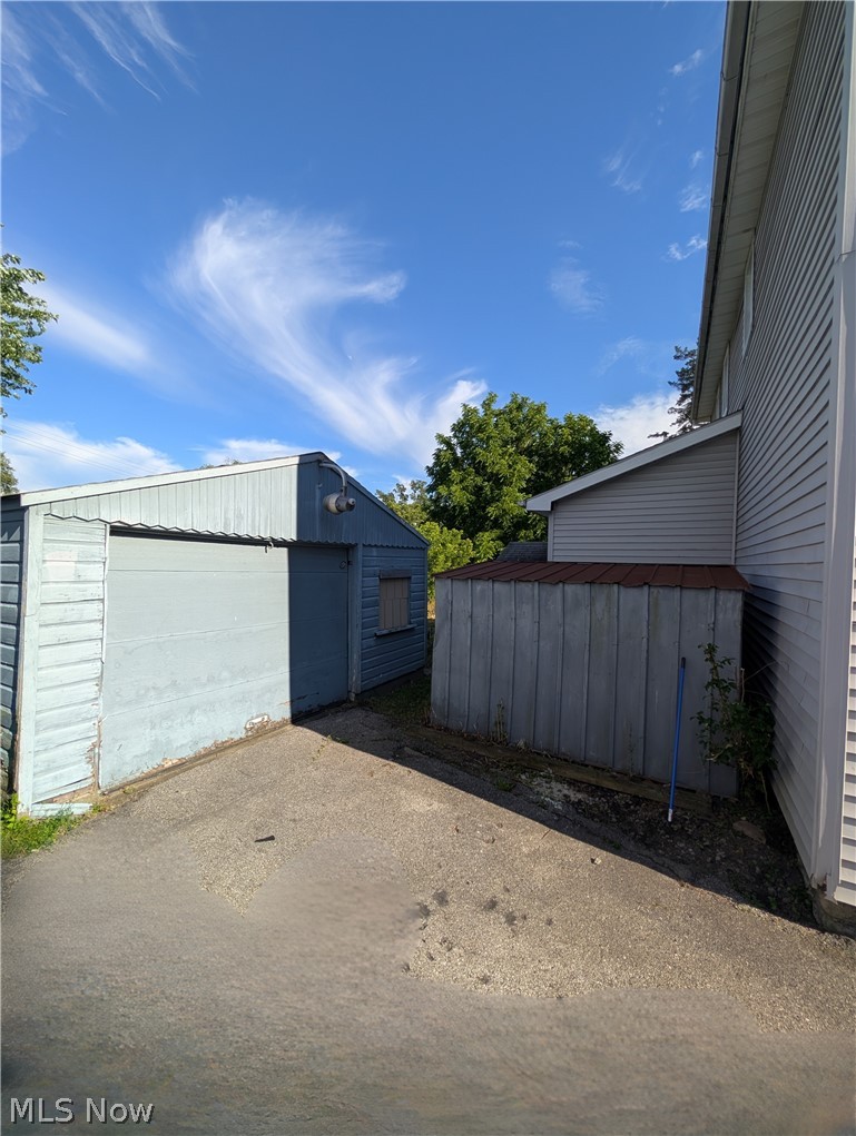 33 Hyde Avenue Niles OH 44446