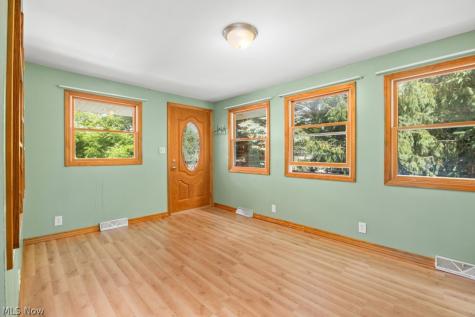 86 E Market Street Seville OH 44273