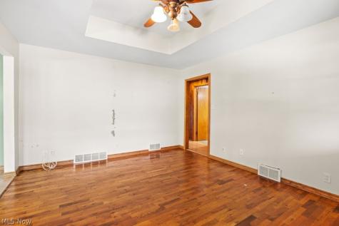86 E Market Street Seville OH 44273