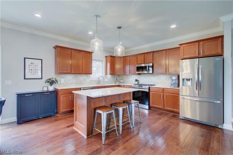 2594 Carlton Street NW North Canton OH 44720